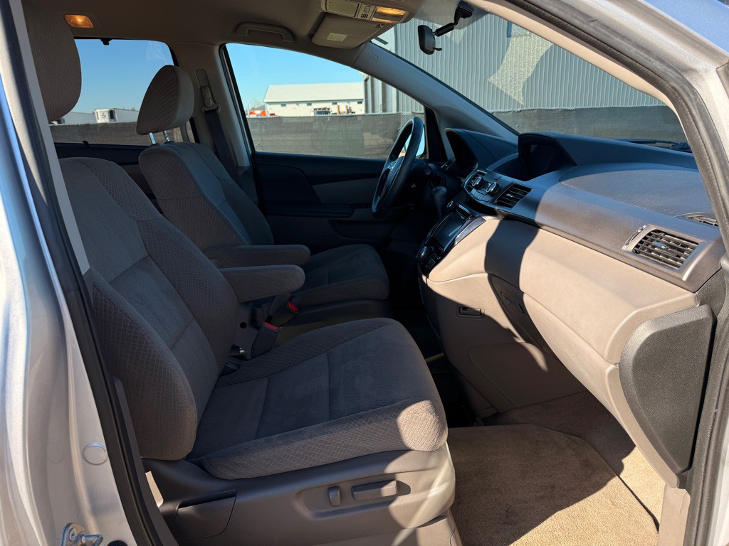 2015 Honda Odyssey Image 20