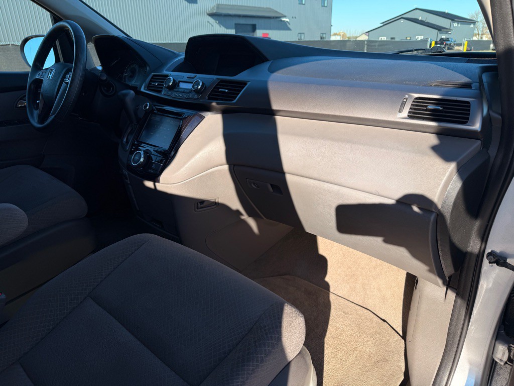 2015 Honda Odyssey Image 21