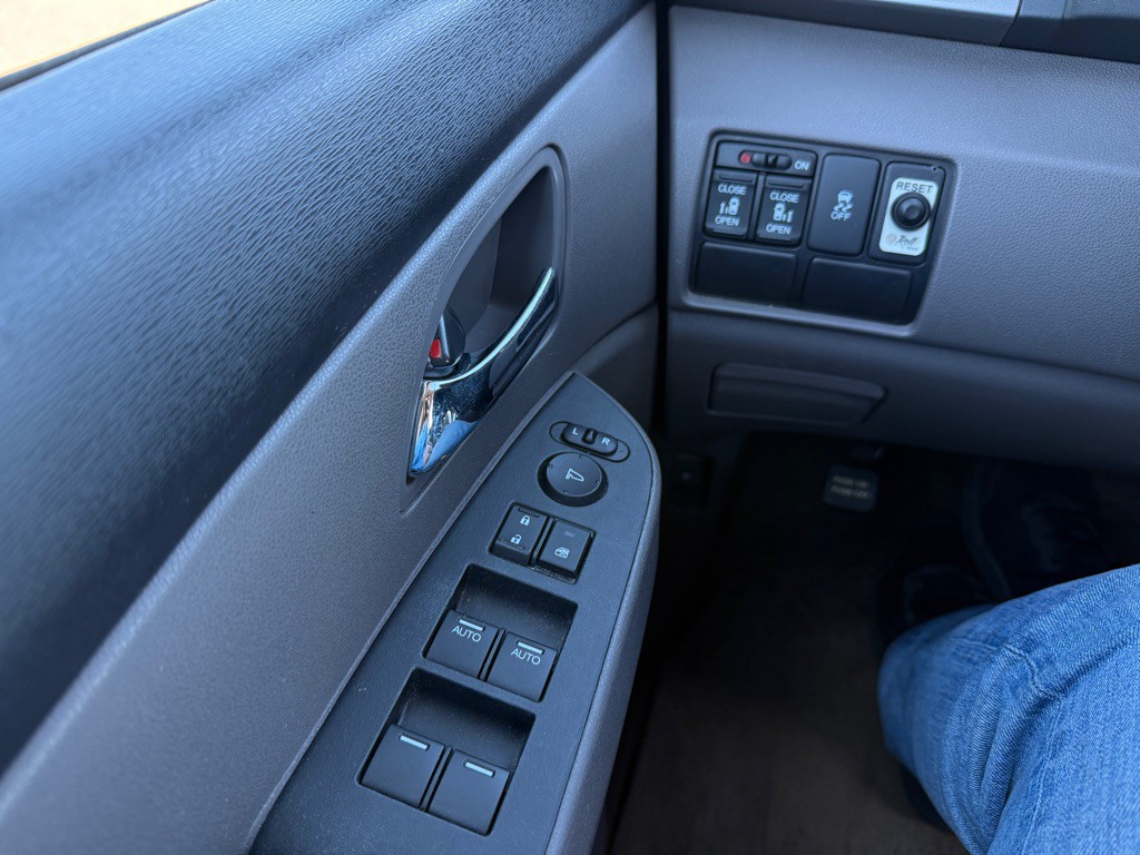 2015 Honda Odyssey Image 31