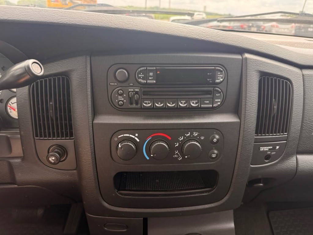 2004 Dodge Ram 1500 Image 11
