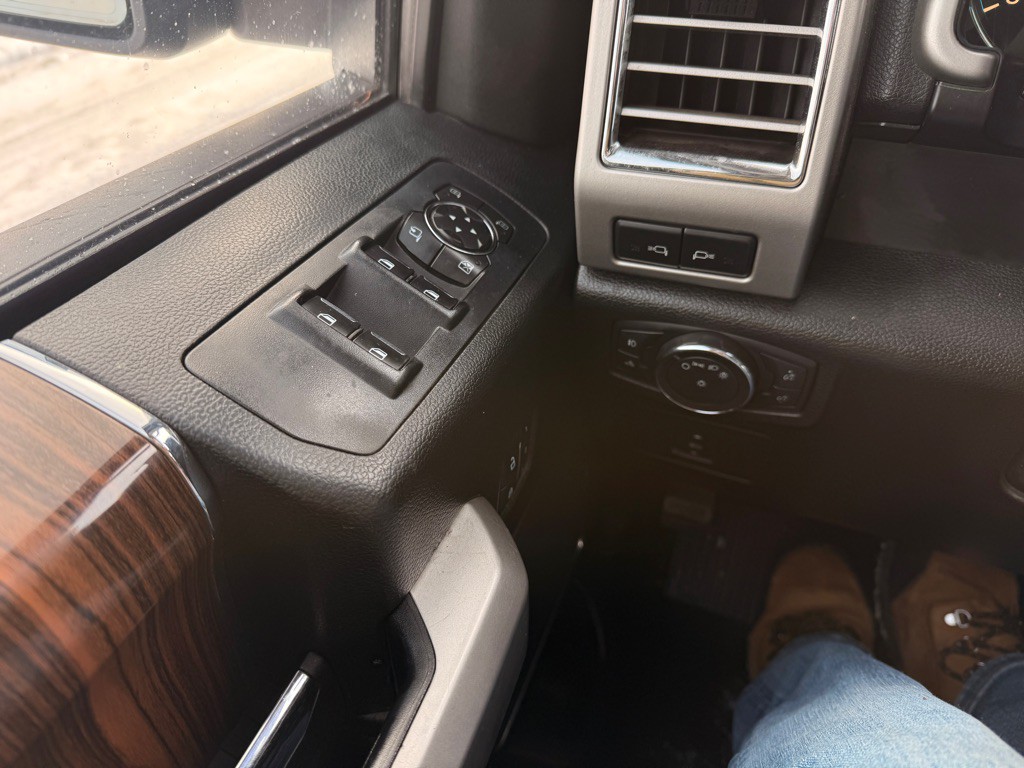 2015 Ford F-150 Image 27