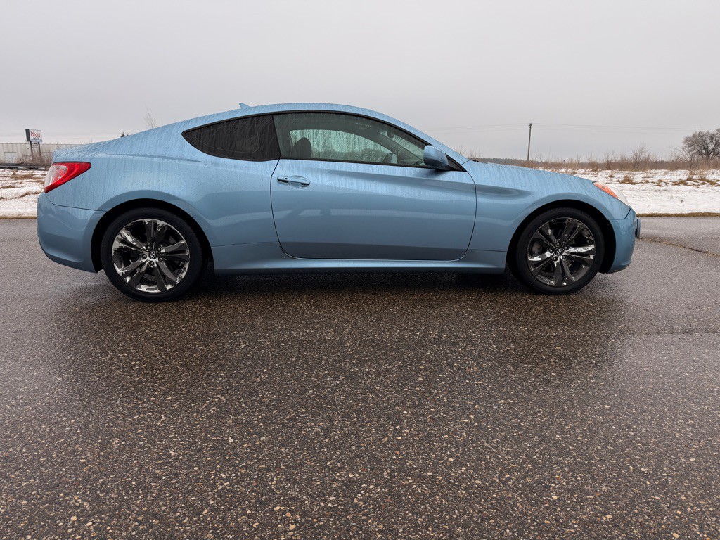 2012 Hyundai Genesis Image 4