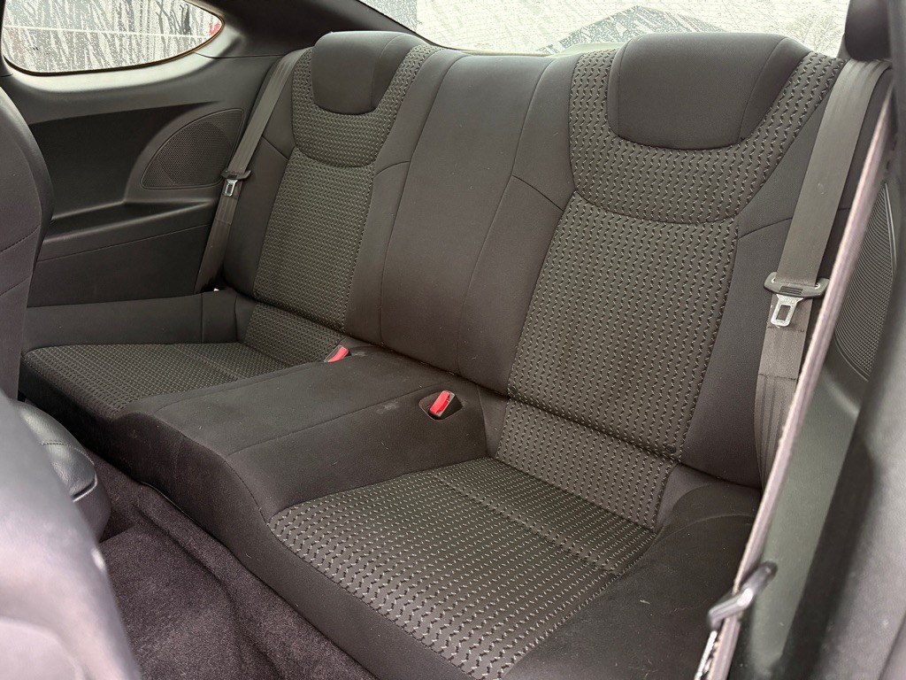 2012 Hyundai Genesis Image 12