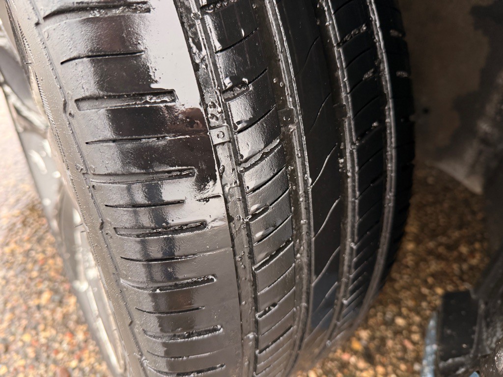 2012 Hyundai Genesis Image 25