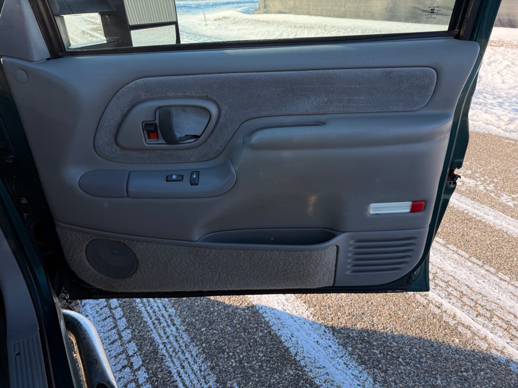 1997 Chevrolet C/K Image 16