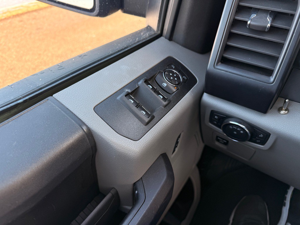 2017 Ford F-150 Image 25