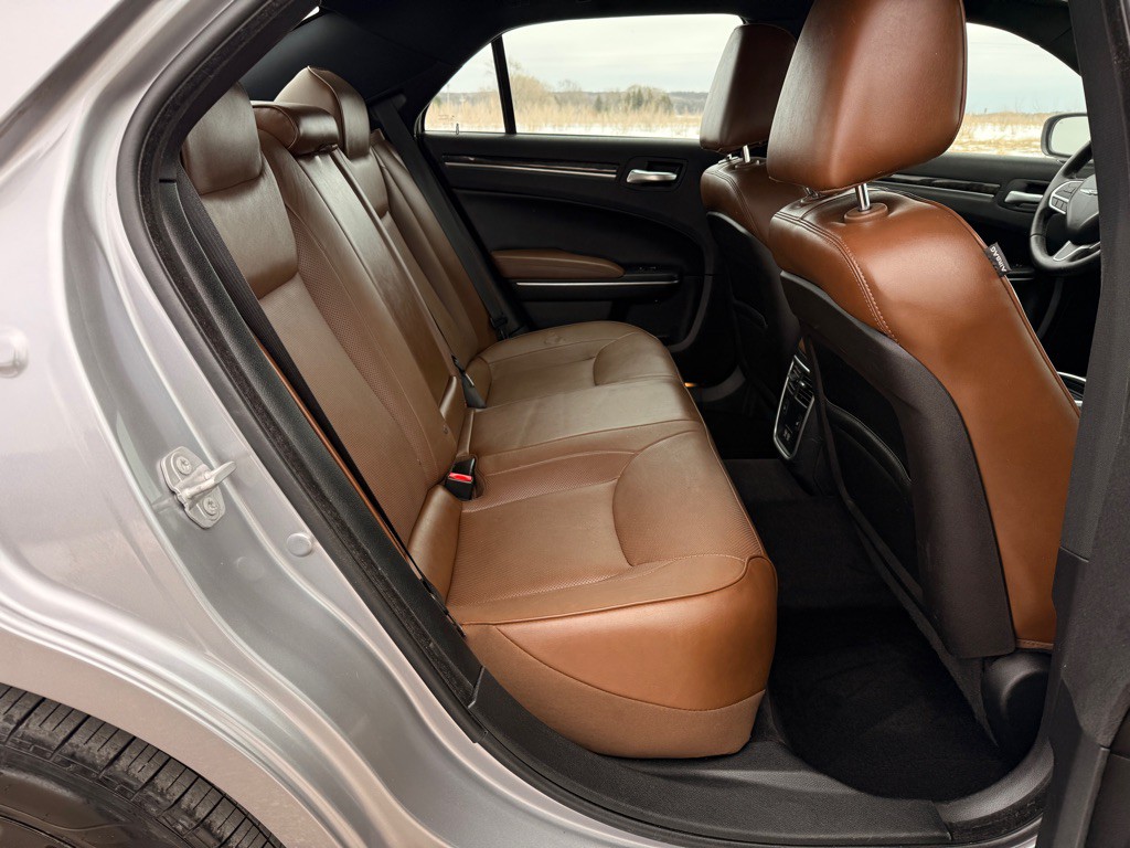 2018 Chrysler 300 Image 15