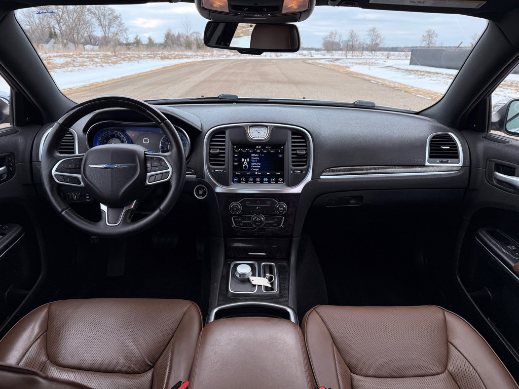 2018 Chrysler 300 Image 20