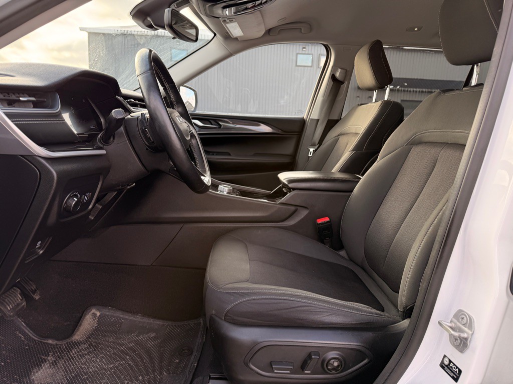 2022 Jeep Grand Cherokee Image 10