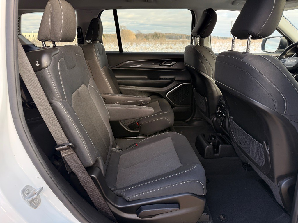 2022 Jeep Grand Cherokee Image 17