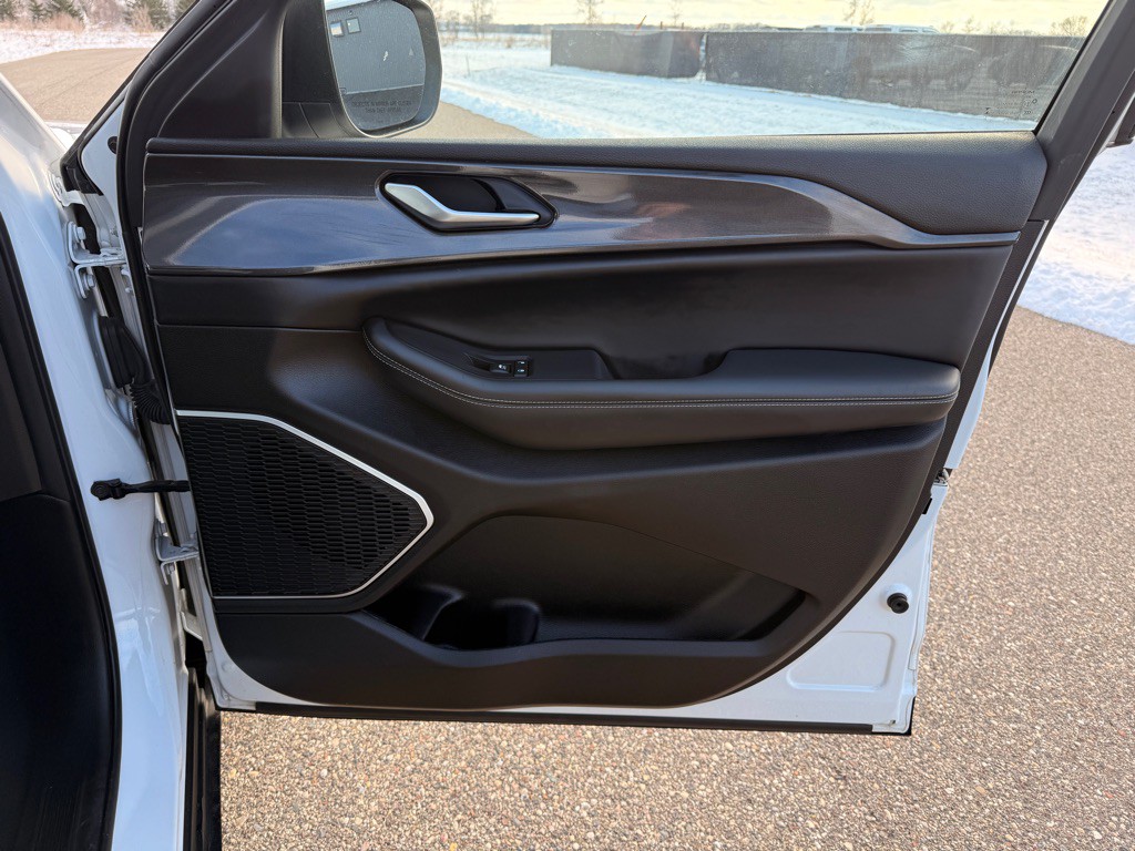 2022 Jeep Grand Cherokee Image 21