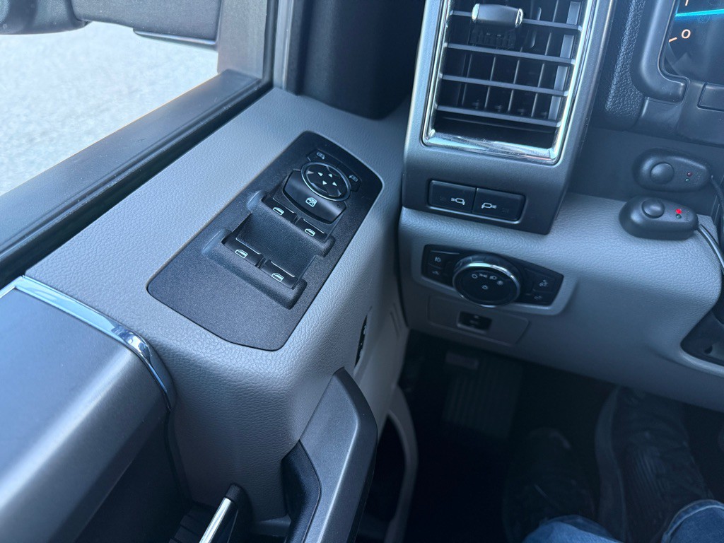 2016 Ford F-150 Image 25