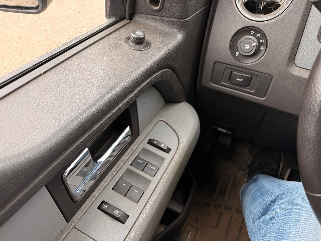 2014 Ford F-150 Image 24