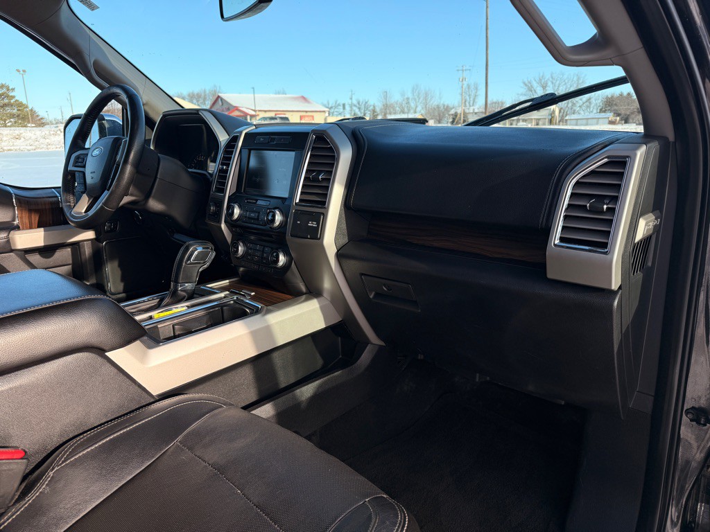 2015 Ford F-150 Image 17