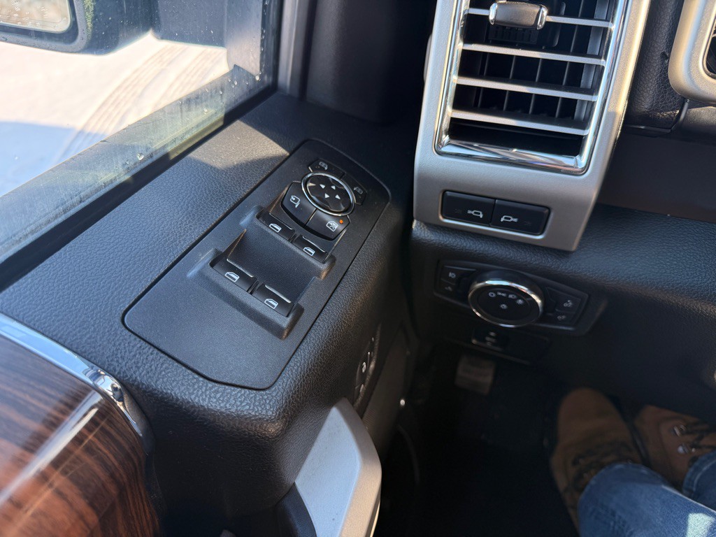 2015 Ford F-150 Image 27