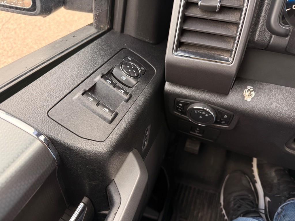 2017 Ford F-150 Image 28