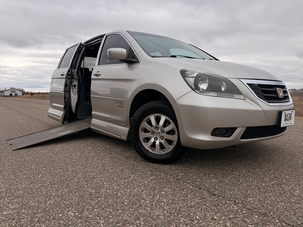 2008 Honda Odyssey Image 1