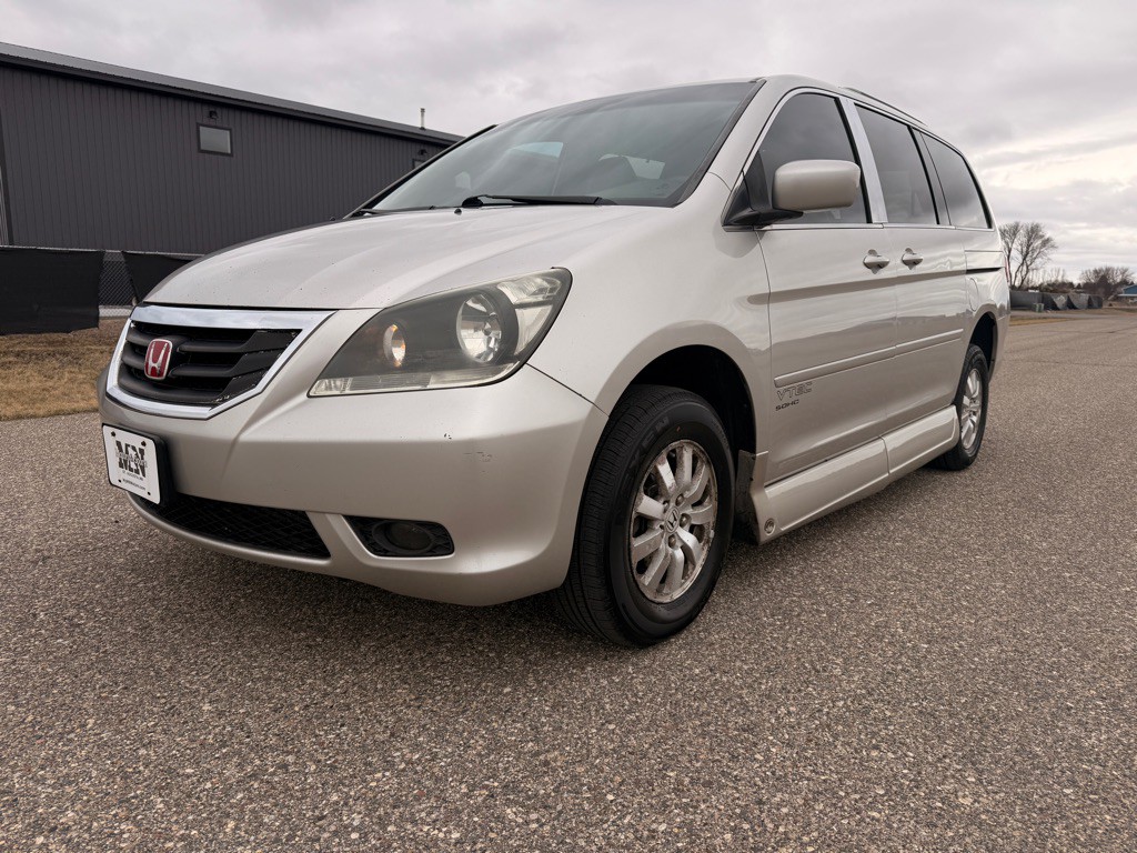 2008 Honda Odyssey Image 2
