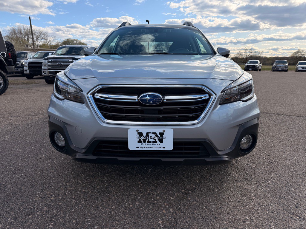 2018 Subaru Outback Image 2