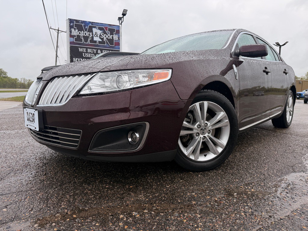 2011 Lincoln MKS Image 1