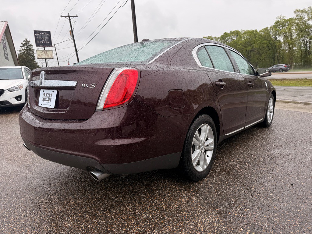 2011 Lincoln MKS Image 5