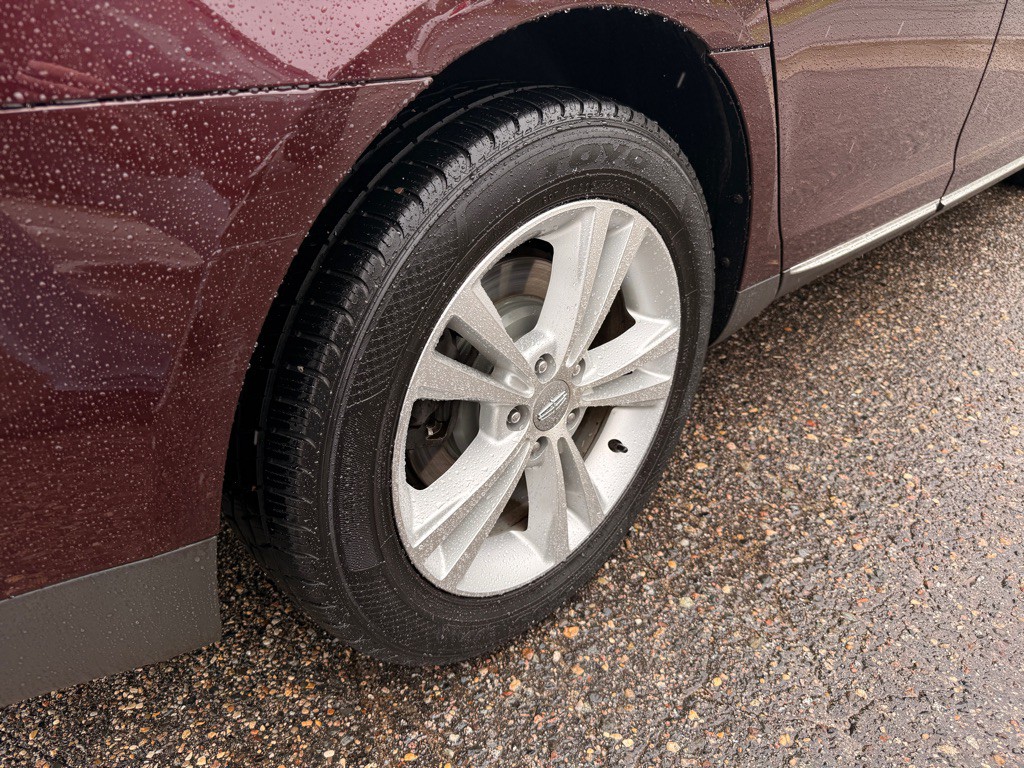 2011 Lincoln MKS Image 29