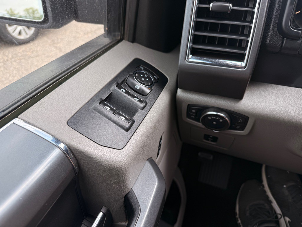 2016 Ford F-150 Image 25