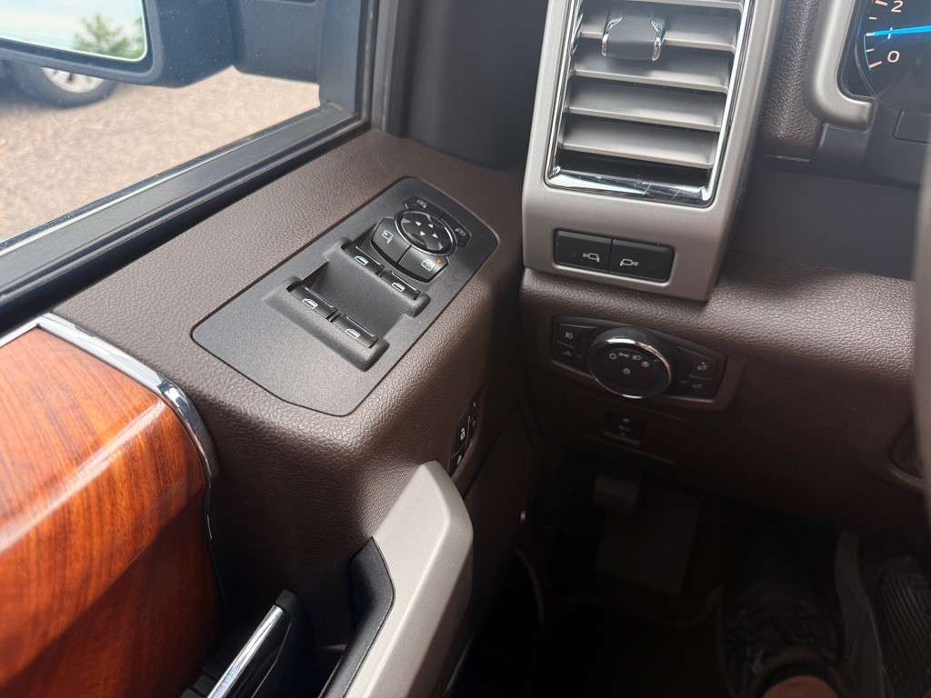 2016 Ford F-150 Image 30