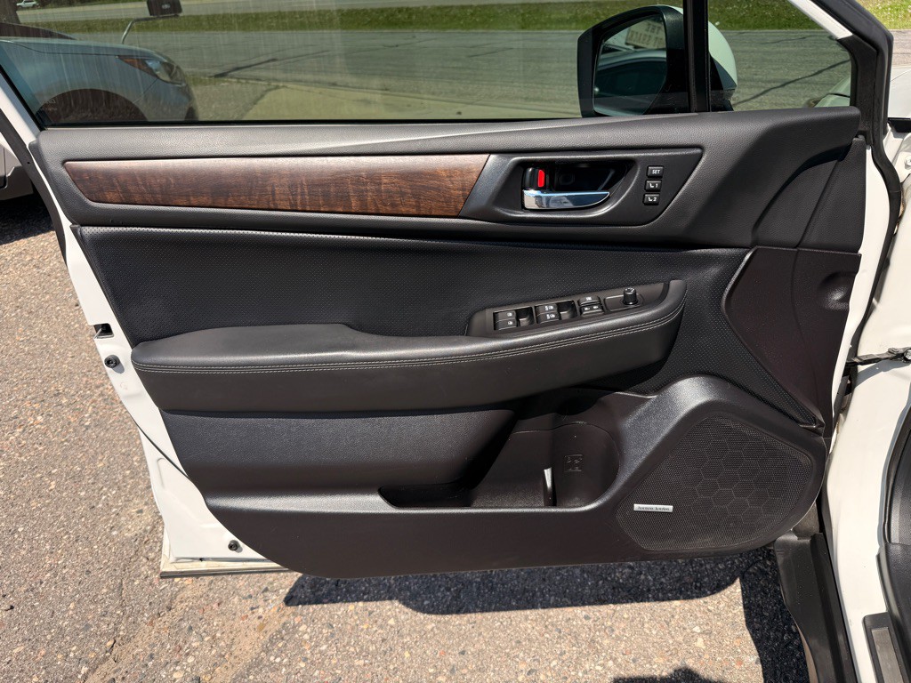 2017 Subaru Outback Image 12