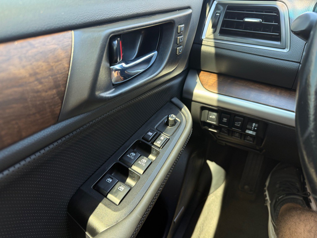 2017 Subaru Outback Image 28