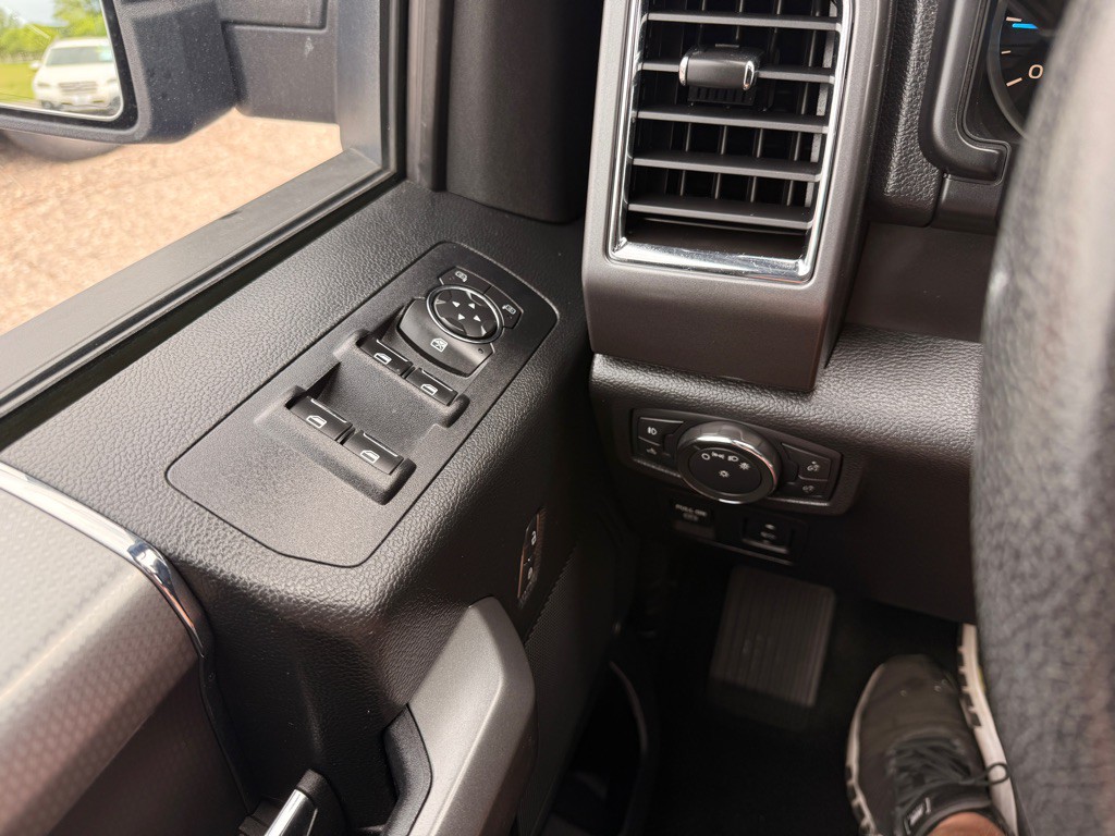 2016 Ford F-150 Image 28