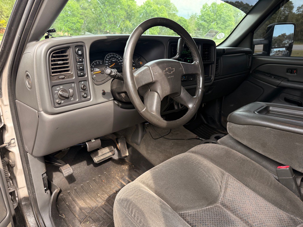 2005 Chevrolet Silverado 1500 Image 9