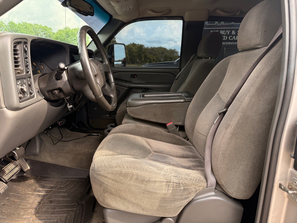 2005 Chevrolet Silverado 1500 Image 10