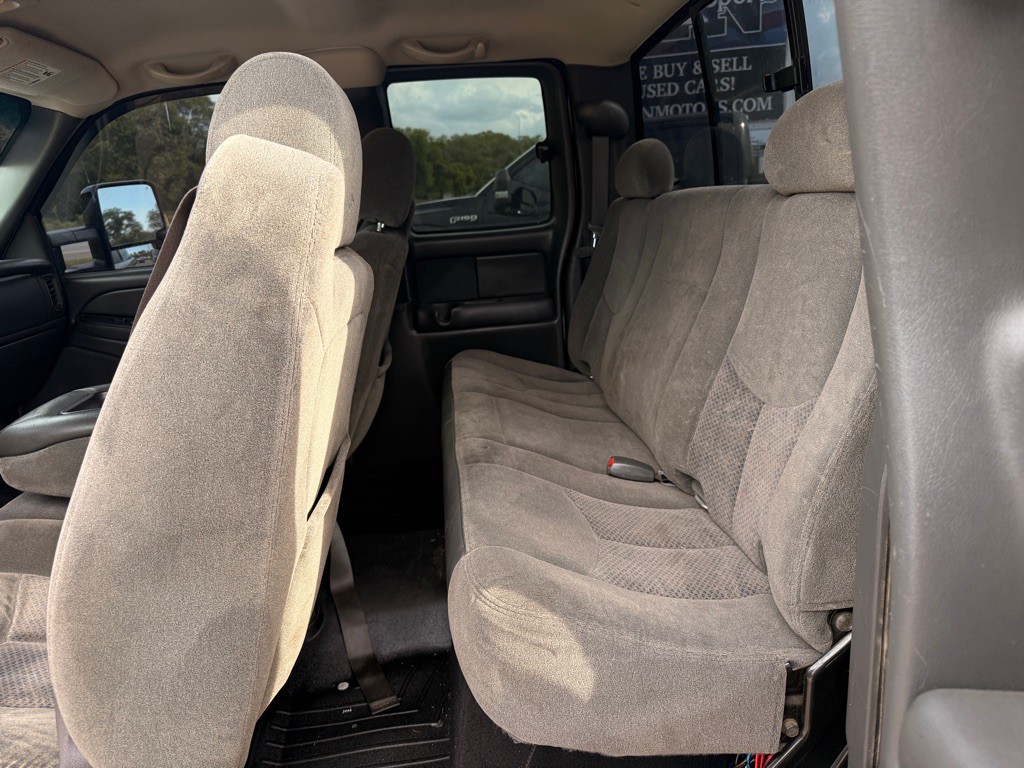2005 Chevrolet Silverado 1500 Image 11