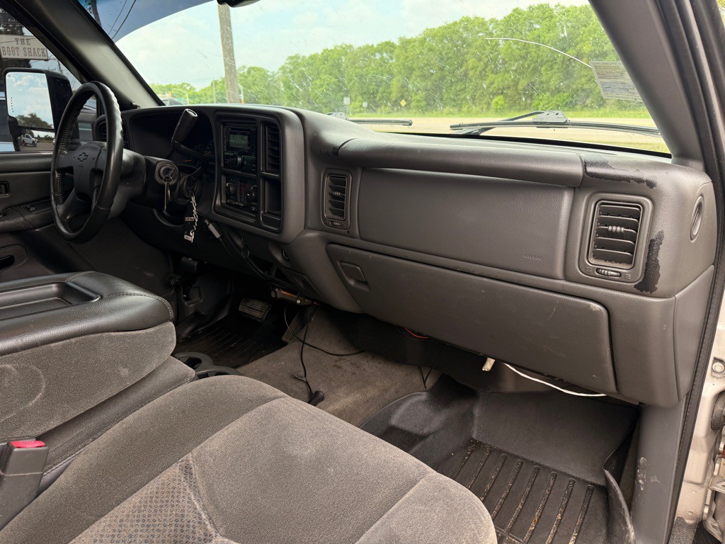 2005 Chevrolet Silverado 1500 Image 16