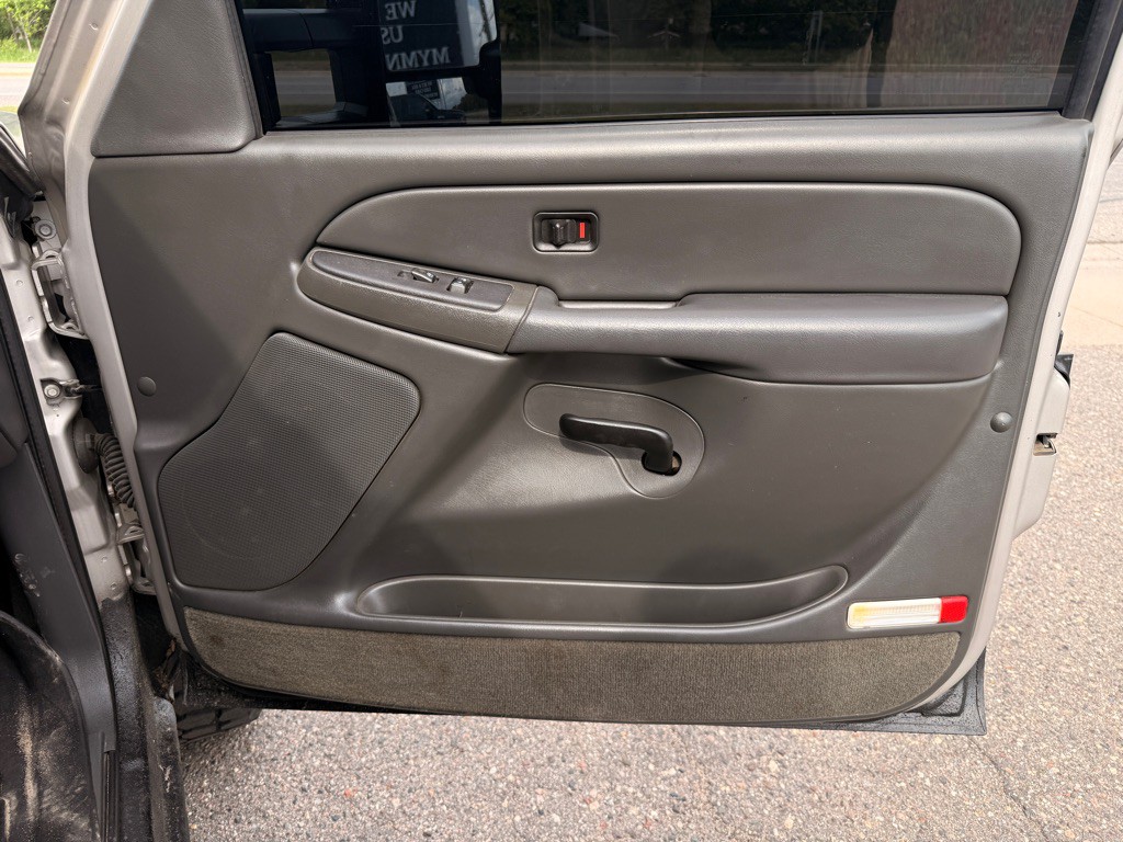 2005 Chevrolet Silverado 1500 Image 18