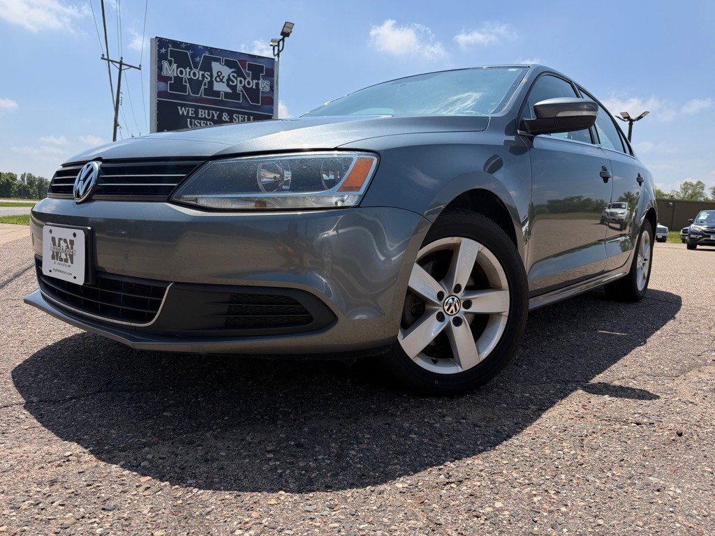 2013 Volkswagen Jetta Image 1