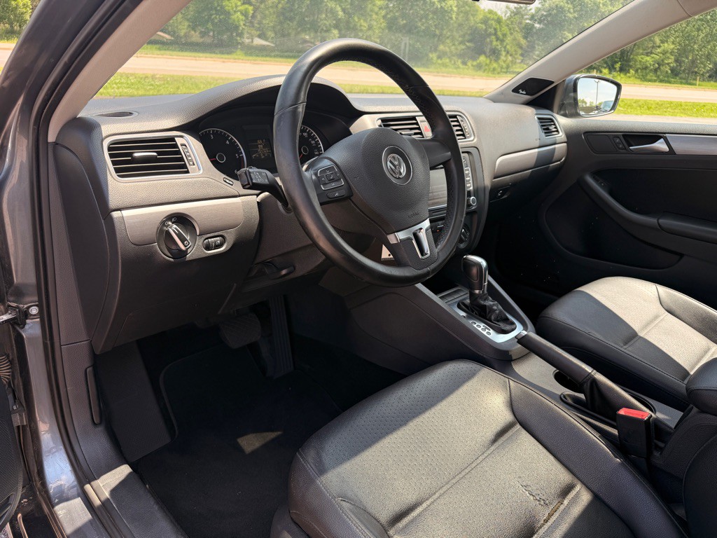 2013 Volkswagen Jetta Image 9