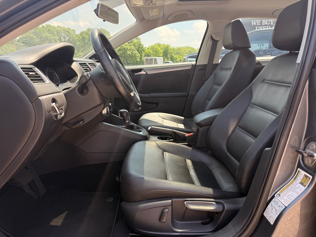 2013 Volkswagen Jetta Image 10