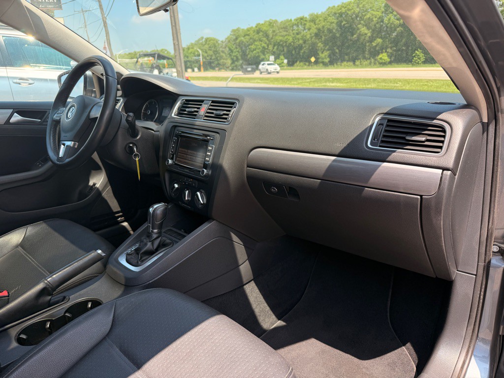 2013 Volkswagen Jetta Image 17