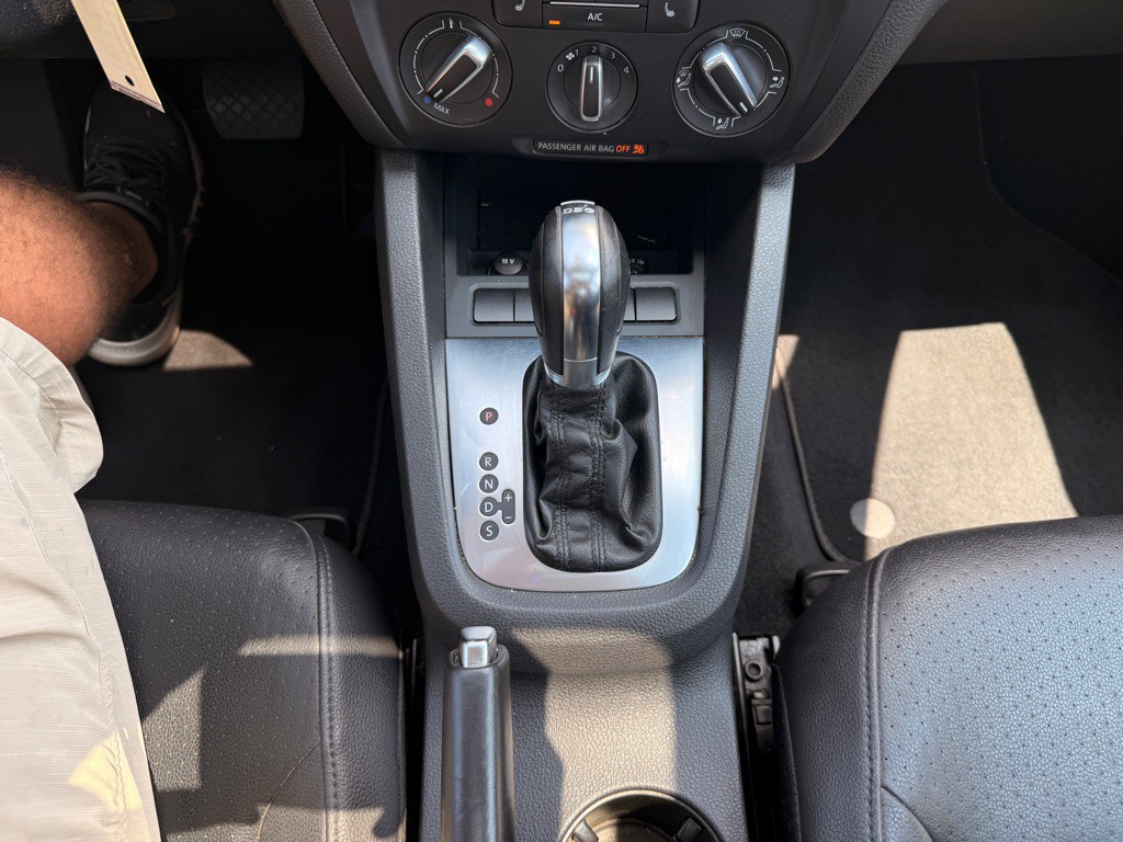 2013 Volkswagen Jetta Image 21