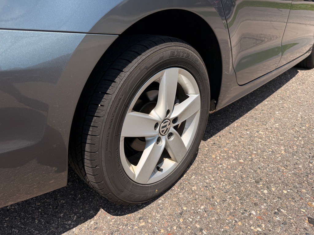 2013 Volkswagen Jetta Image 28