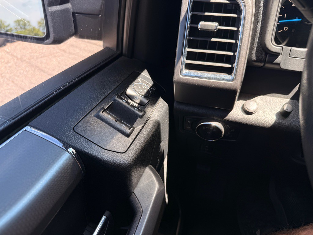 2017 Ford F-150 Image 28