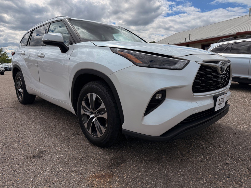 2022 Toyota Highlander Image 3