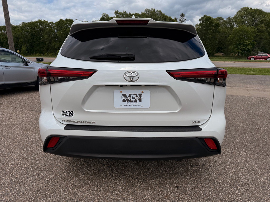 2022 Toyota Highlander Image 6