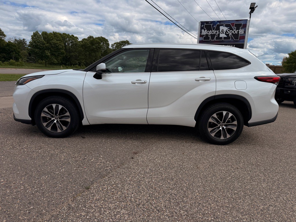 2022 Toyota Highlander Image 8