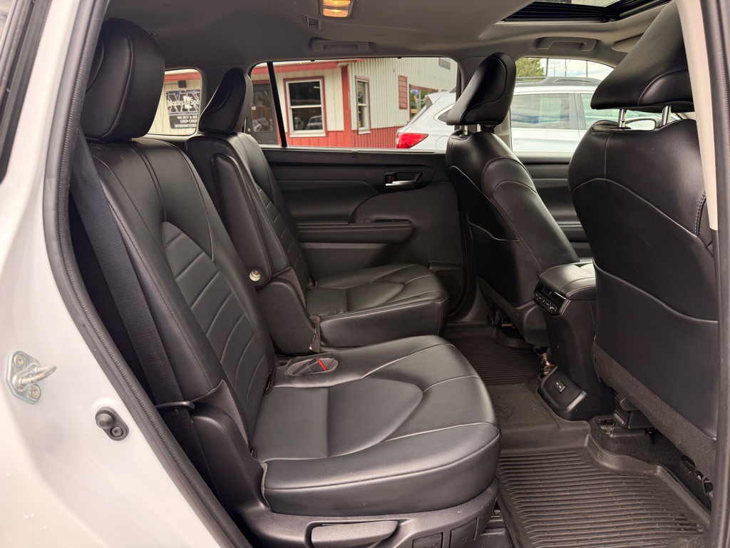 2022 Toyota Highlander Image 17