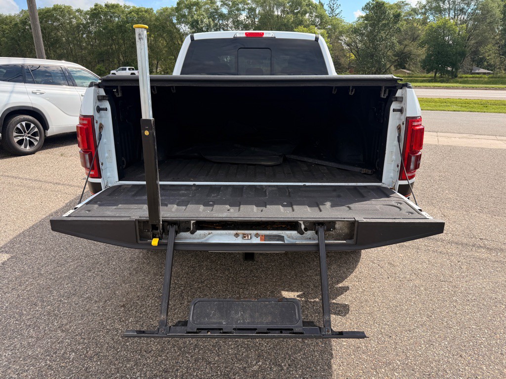 2017 Ford F-150 Image 16