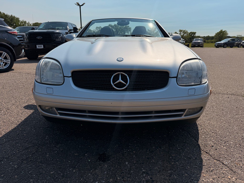 2000 Mercedes-Benz SLK-Class Image 2