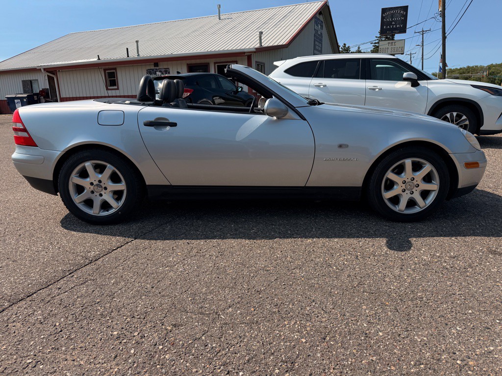 2000 Mercedes-Benz SLK-Class Image 4